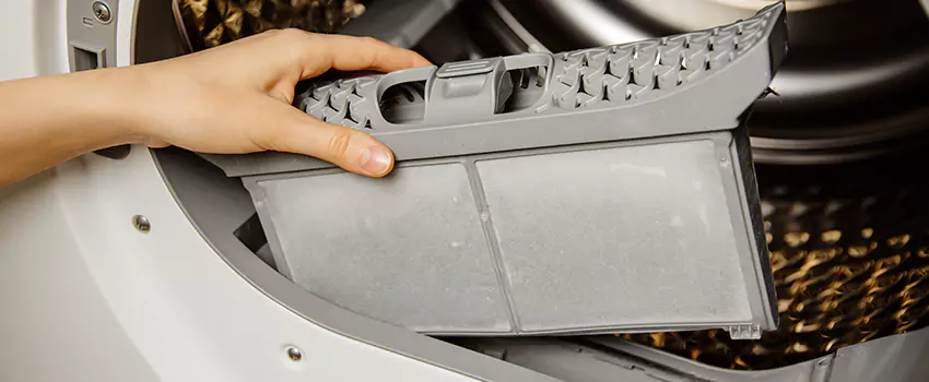 Signs Of A Clogged Dryer Lint Trap in Carbondale, Illinois